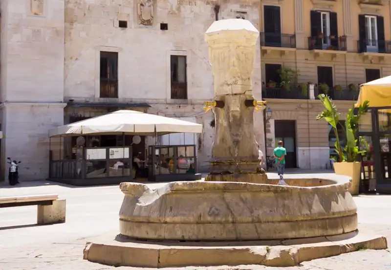 Piazza Mercantile BARI - PUGLIA (ITALY)