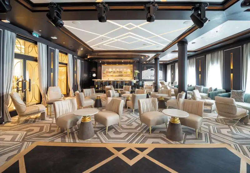 Grandeur Lounge