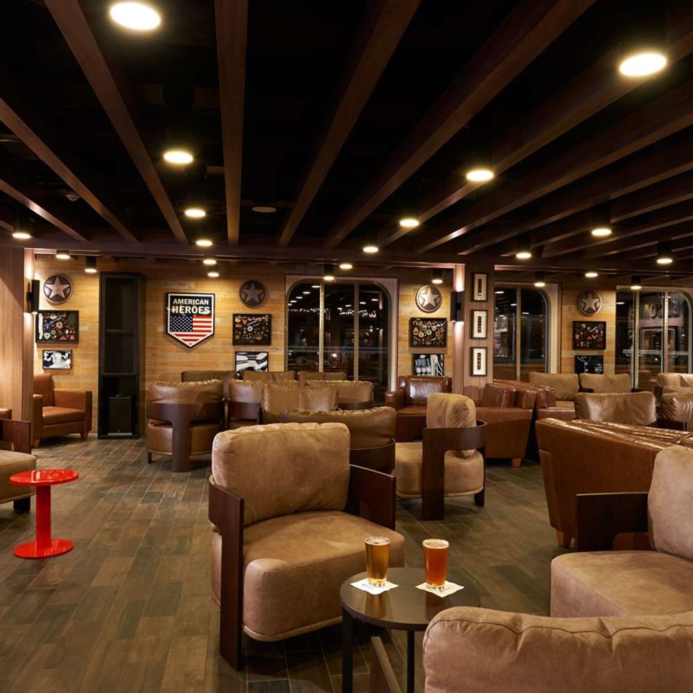 Heroes Tribute Bar & Lounge