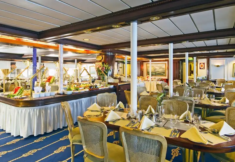 Star Flyer Dining