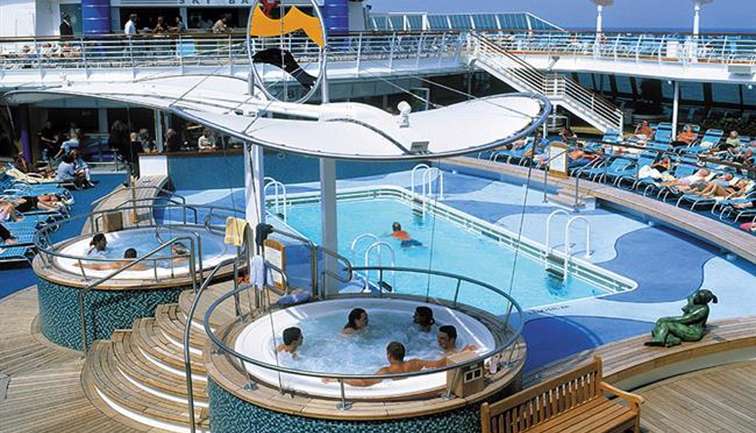 BRILLIANCE OF THE SEAS Pool deck