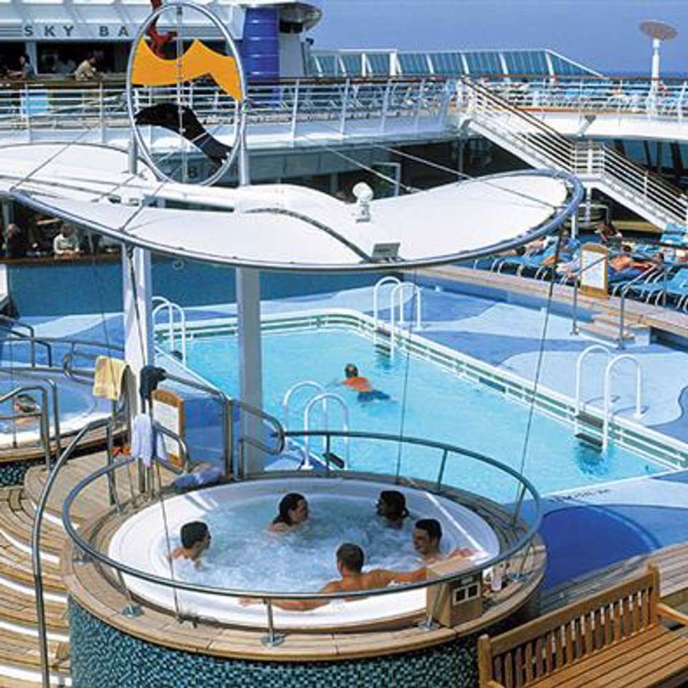 BRILLIANCE OF THE SEAS Pool deck