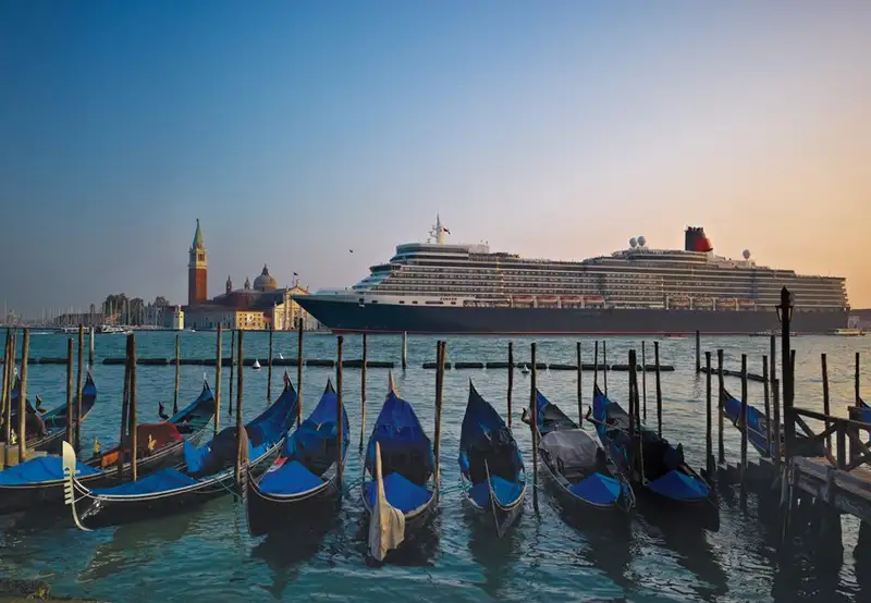Queen Elizabeth in Venice