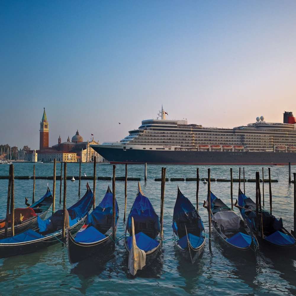 Queen Elizabeth in Venice