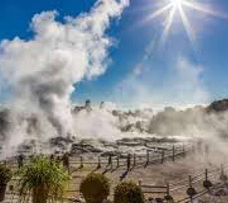 Te Puia & Whakarewarewa:
