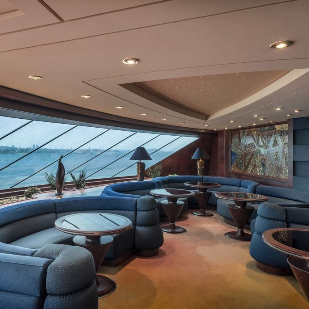 Yacht Club Lounge