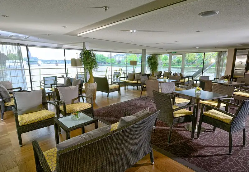Club Lounge