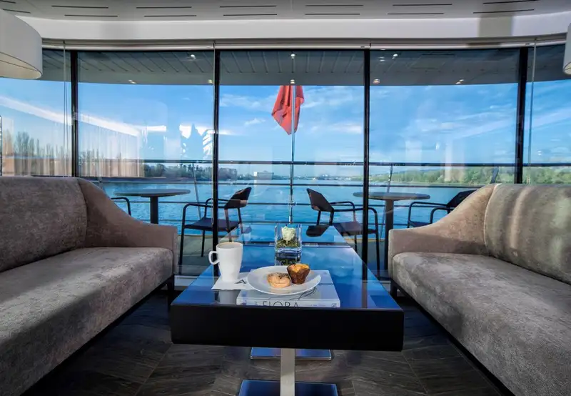 Club Lounge