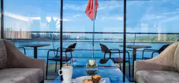 Club Lounge