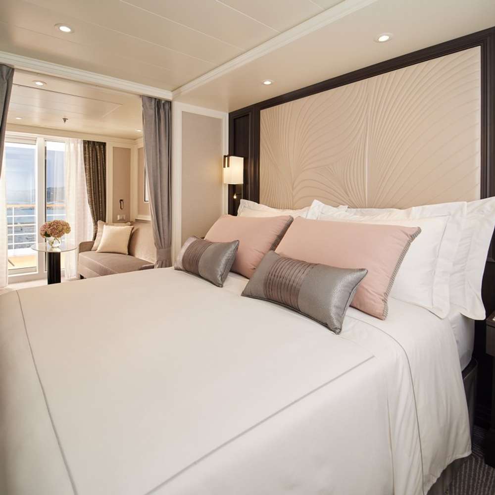 Deluxe Veranda Suite