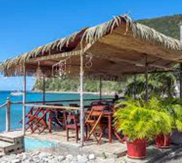 Take a Death in Paradise Tour