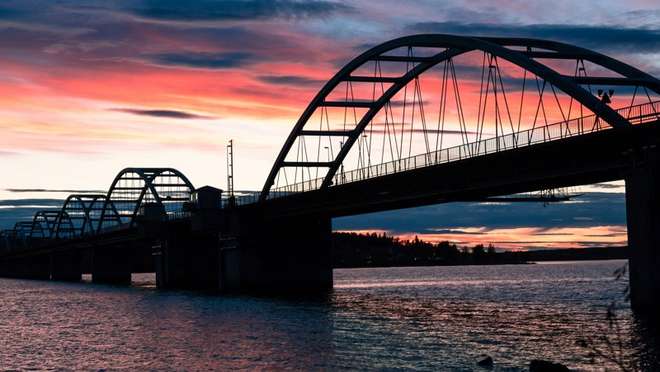 Explore a northern Swedish city beside a vast archipelago and a UNESCO church village.