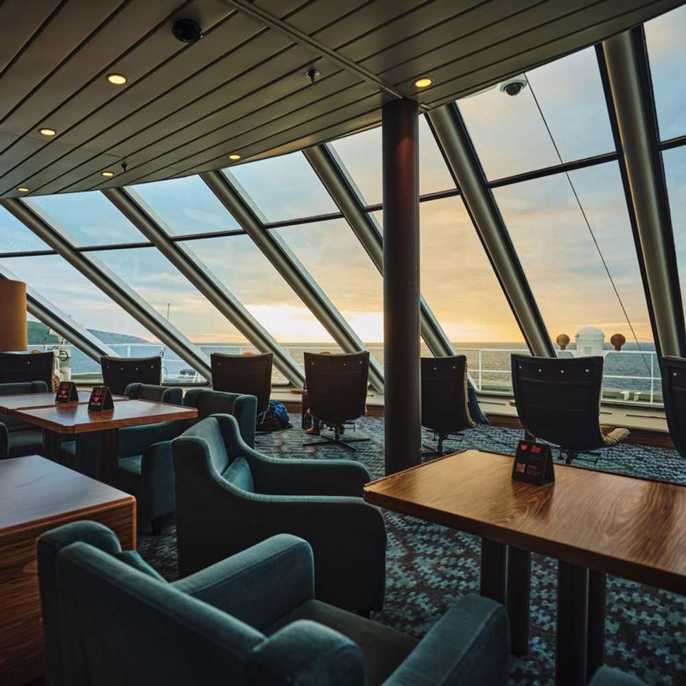 Explorer Lounge and Panorama Bar