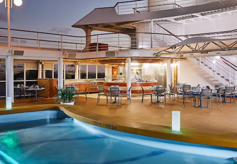 Pool Bar