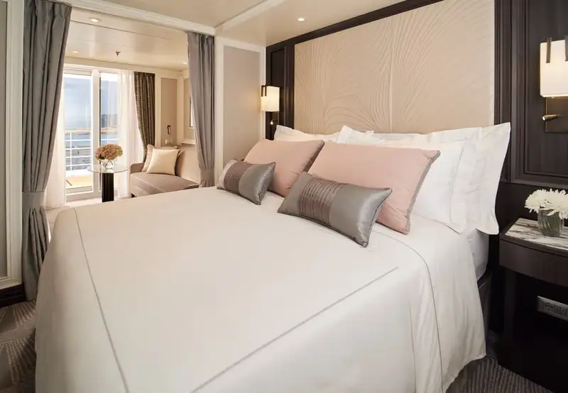 Deluxe Veranda Suite