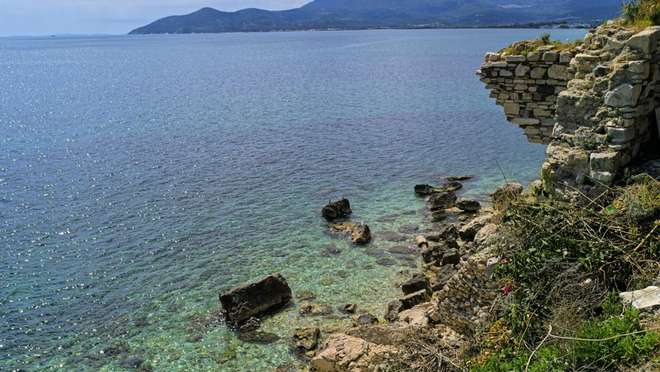 Explore a charming harbour town on Samos, birthplace of the mathematician Pythagoras.