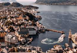 IgluCruise.Application.ViewModels.Shared.WebImageViewModel?.Description