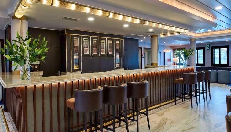 Lounge Bar