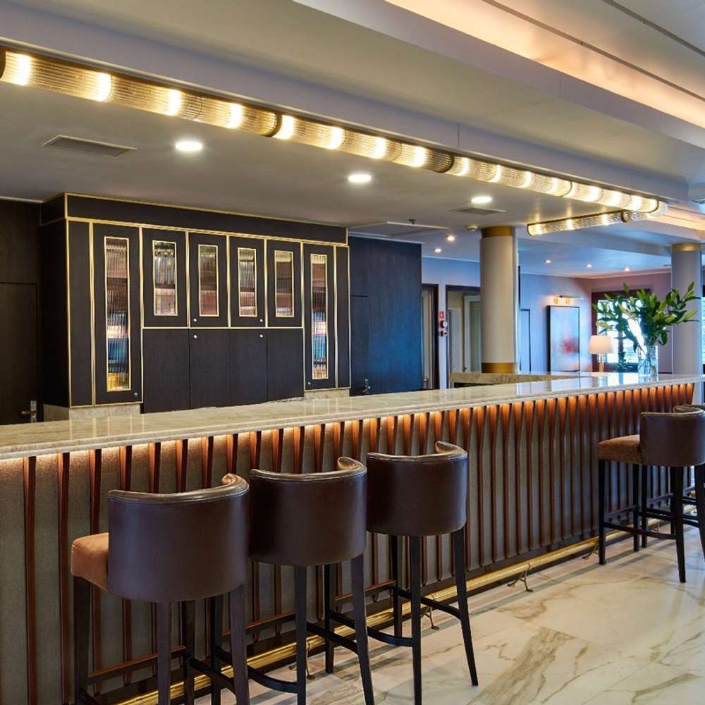 Lounge Bar