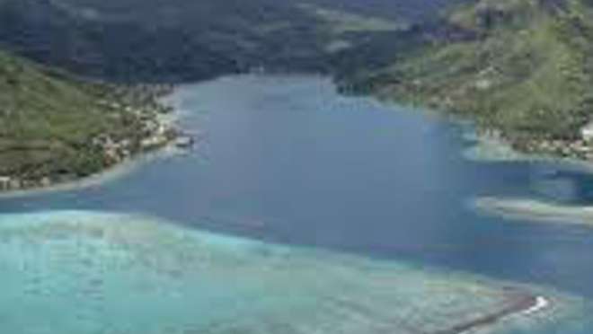 Cook's Bay, Moorea (French Polynesia)