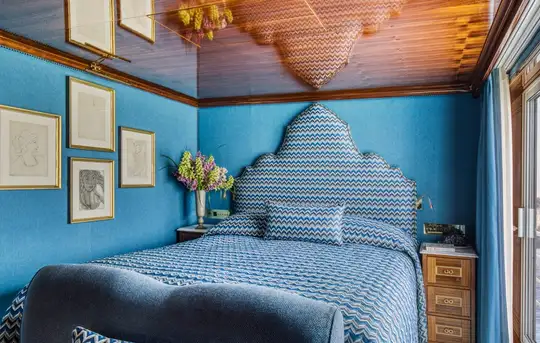 Image related to Suite