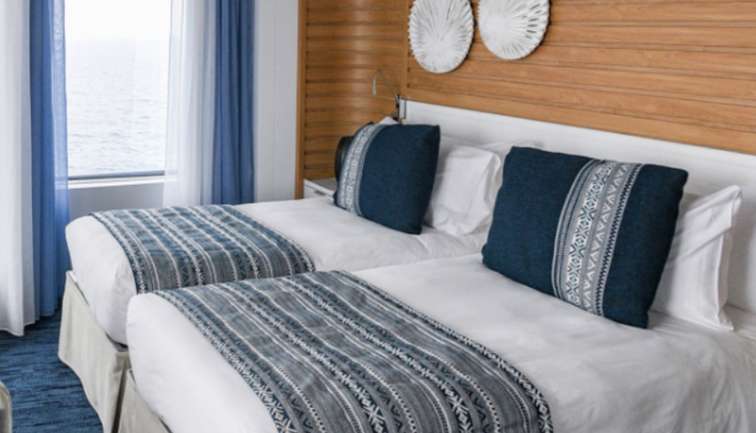 Room on Le Laperouse 