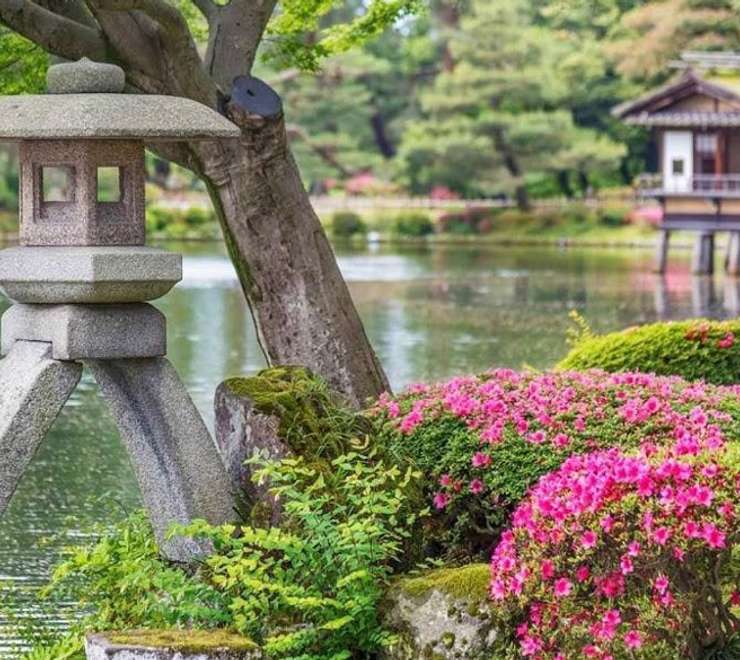 8-night Fall Foliage Gardens, Temples, and Bullet Trains Tour