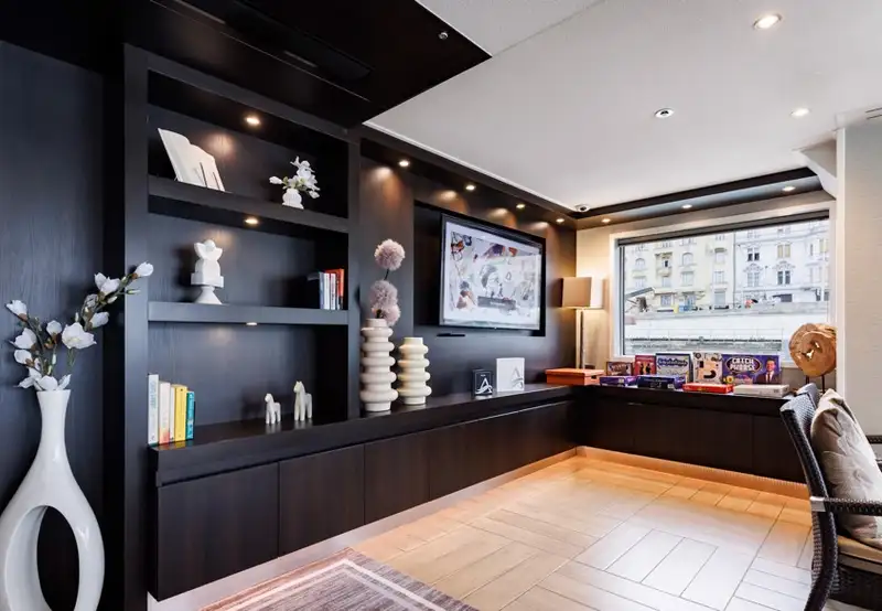 Club Lounge