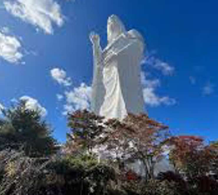 White-Robed Colossus