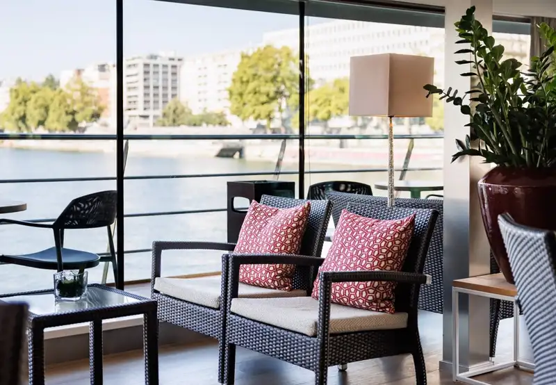 Club Lounge