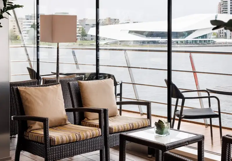 Club Lounge