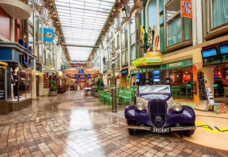 ADVENTURE OF THE SEAS Atrium