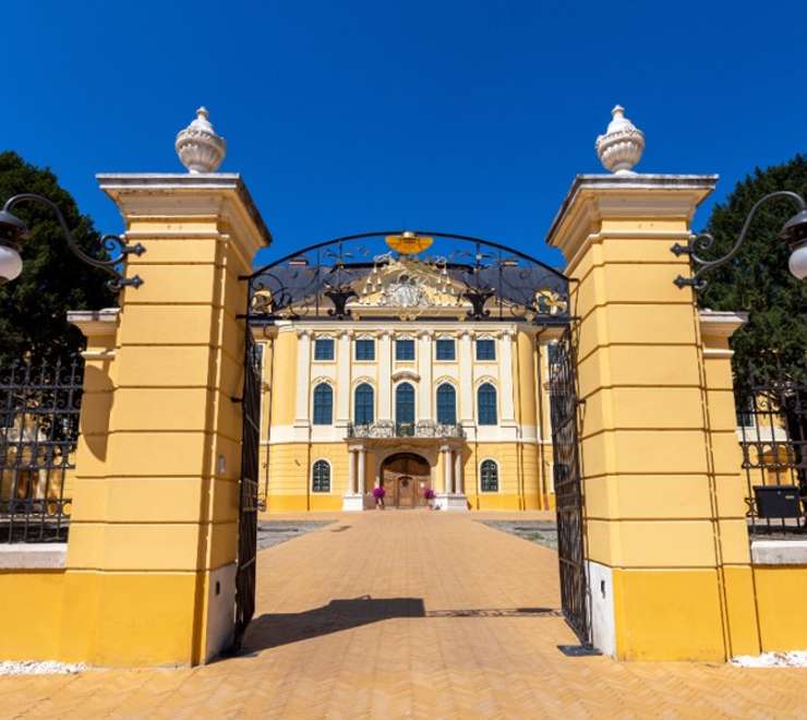 Érseki Palota (Archbishop’s Palace)
