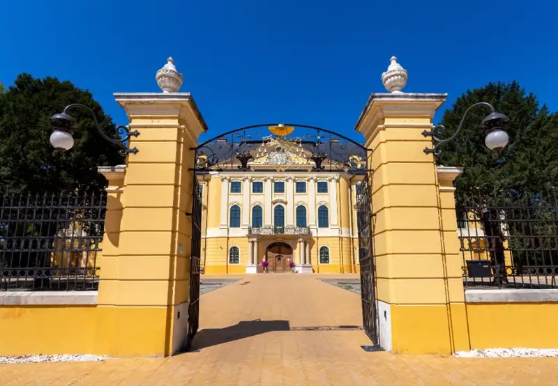 Érseki Palota (Archbishop’s Palace)