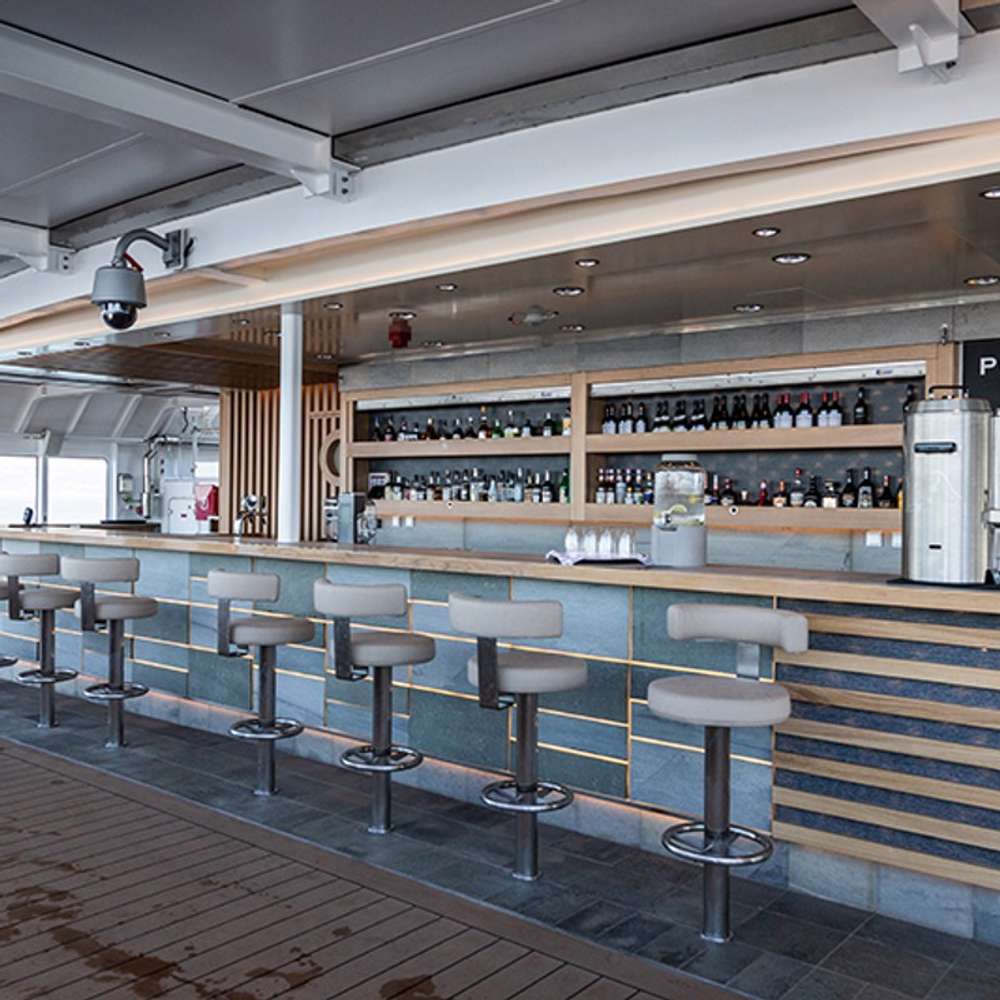 Pool Bar