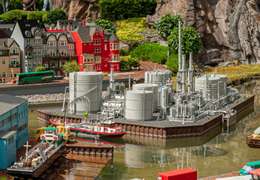 IgluCruise.Application.ViewModels.Shared.WebImageViewModel?.Description