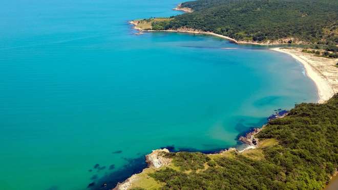 Cades Bay (Antigua)