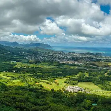 Image related to Nuʻuanu Pali Mountain 