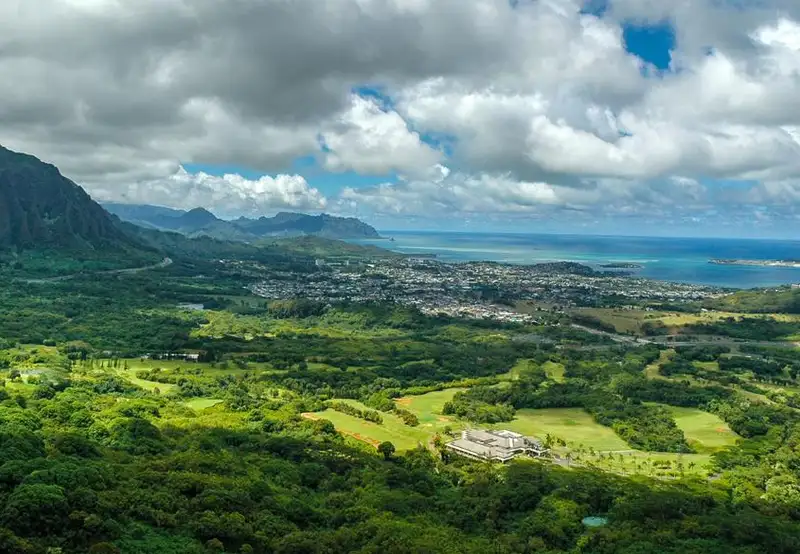 Nuʻuanu Pali Mountain 