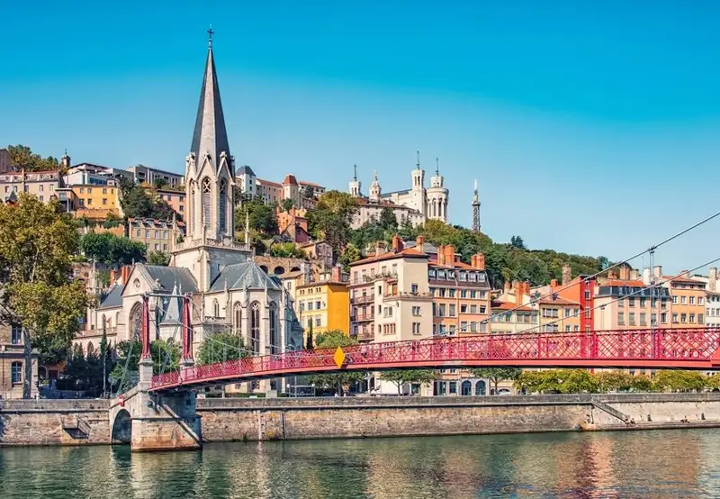 Lyon - Overnight onboard
