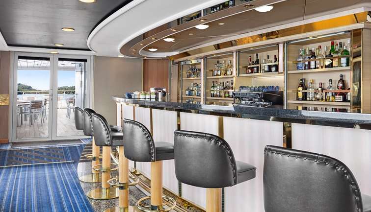 Lounge Bar