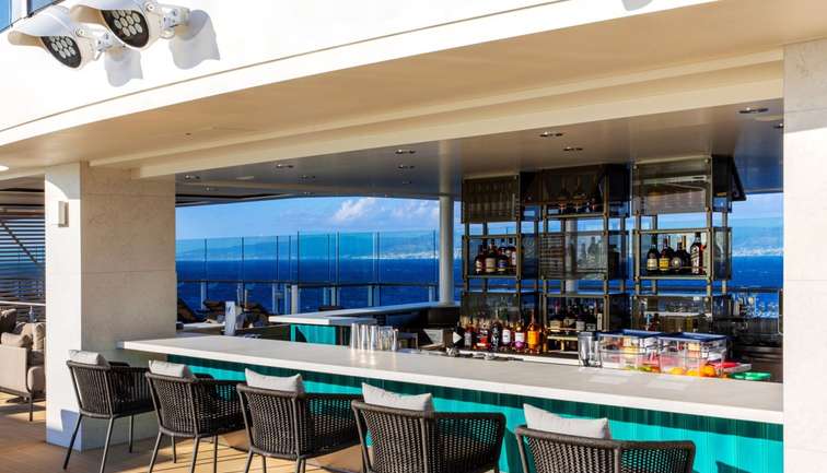 Pool Bar