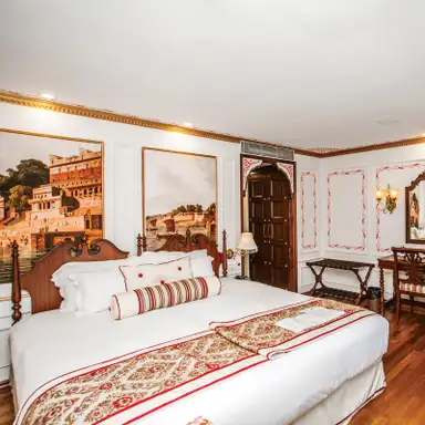 Image related to Colonial Suite