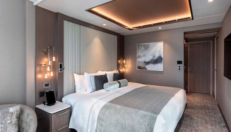 Signature Suite