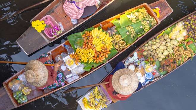Visit Saduak Floating Market