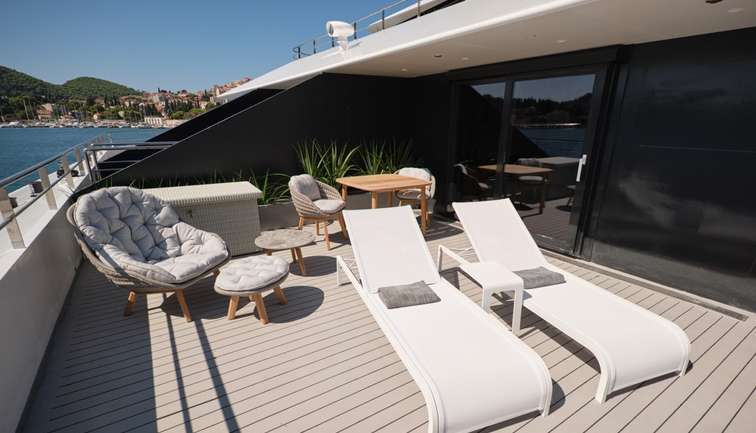 Yacht suite