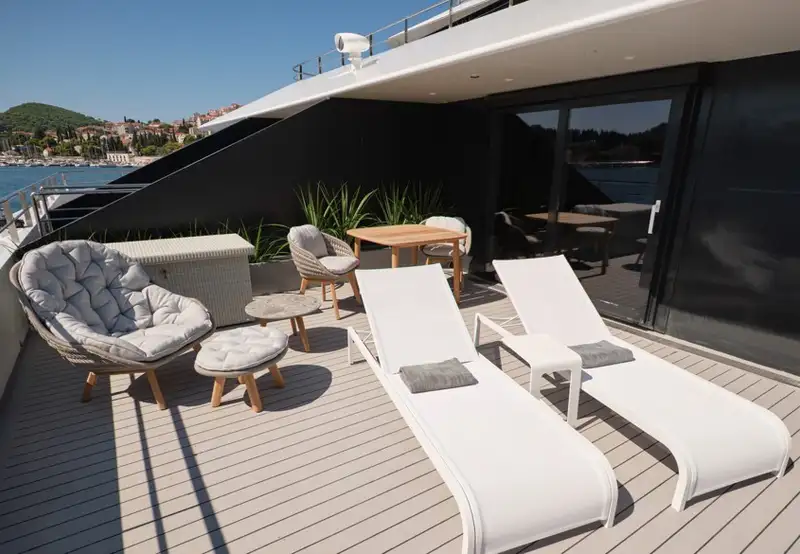 Yacht suite