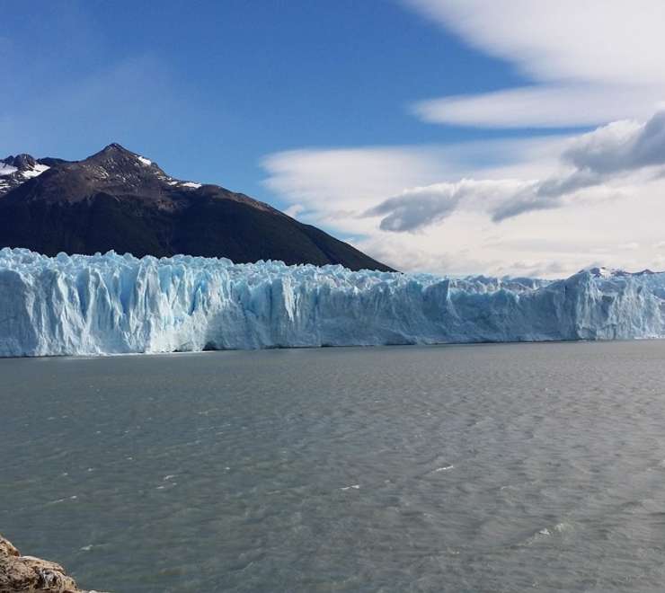 El Brujo Glacier - cruising
