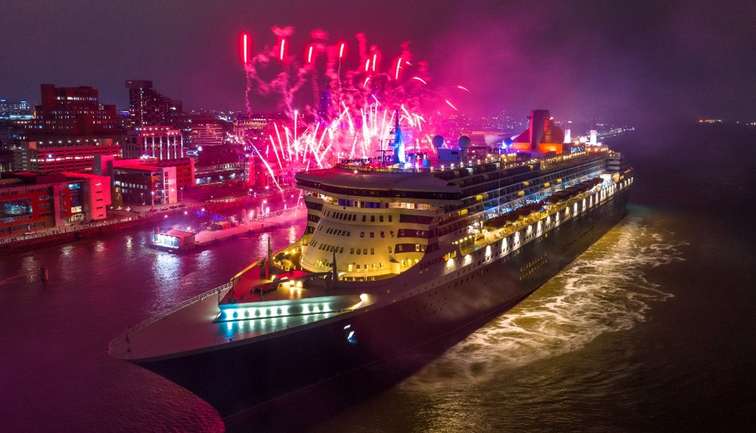 Queen Mary 2 in Liverpool