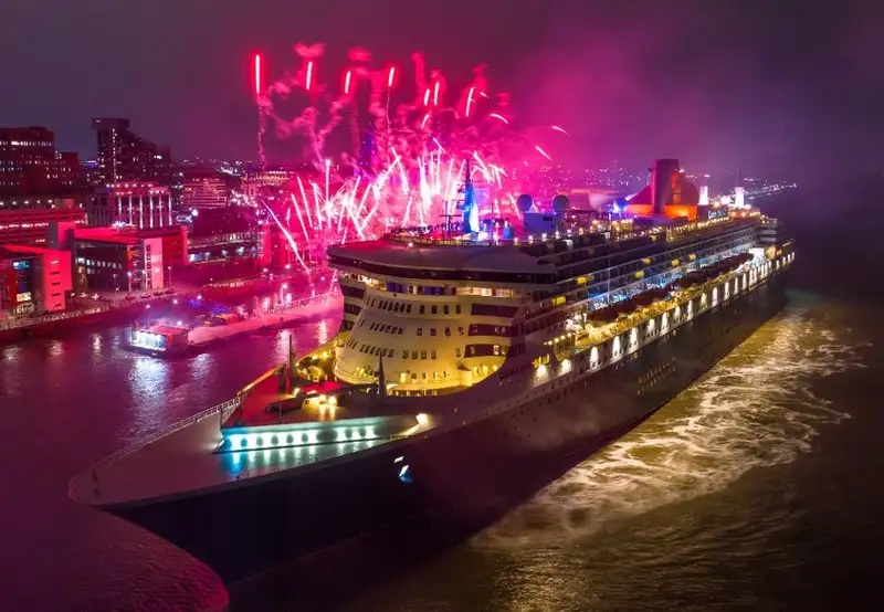 Queen Mary 2 in Liverpool
